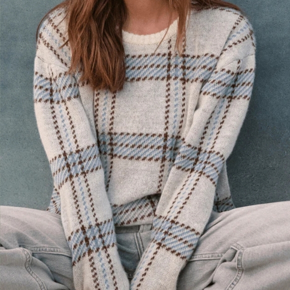 Plaid Sweater - Picture 11 of 11